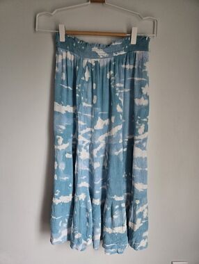 IVY Light Blue and White Clouds 💯 Rayon Midi Skirt